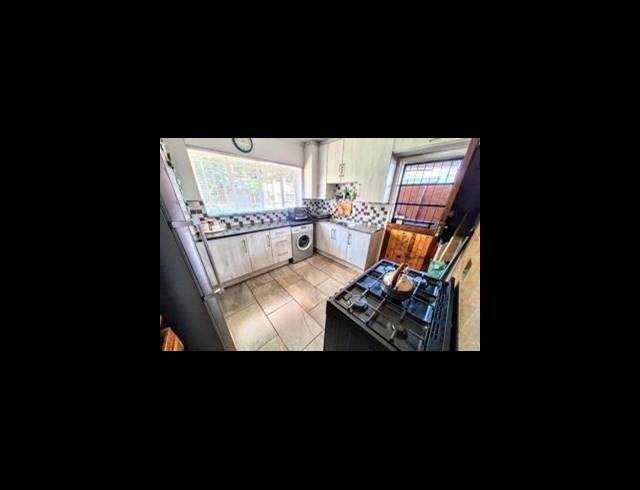 3 BEDROOM HOUSE FOR SALE IN THE ORCHARDS